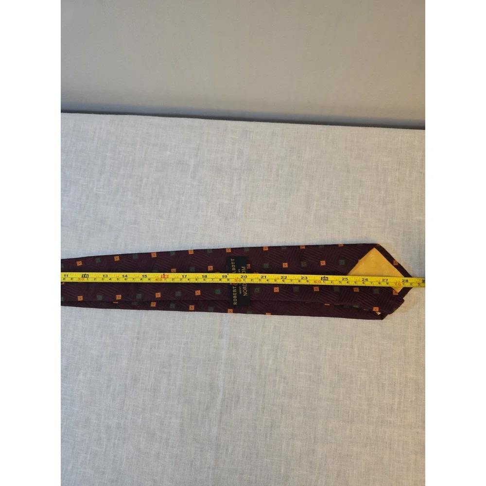 Robert Talbot Best Of Class Nordstrom 100% Silk Beautiful Tie 57 x 4 Hand Sewn